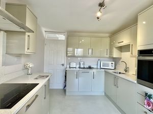 Kitchen- click for photo gallery